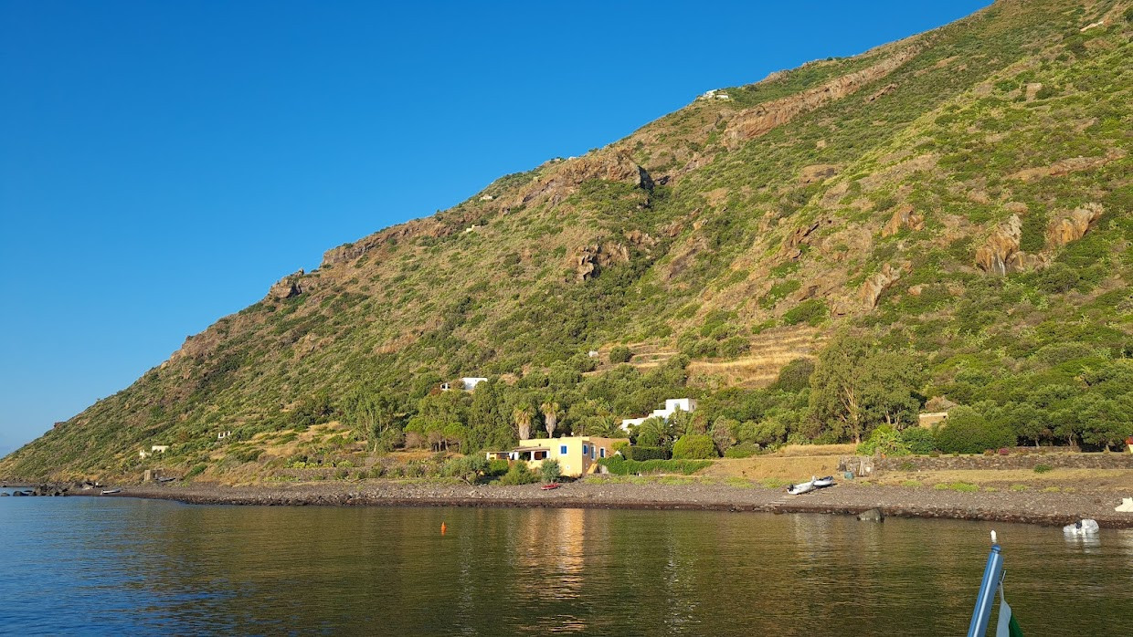 Alicudi (Map, Images and Tips) Seeker