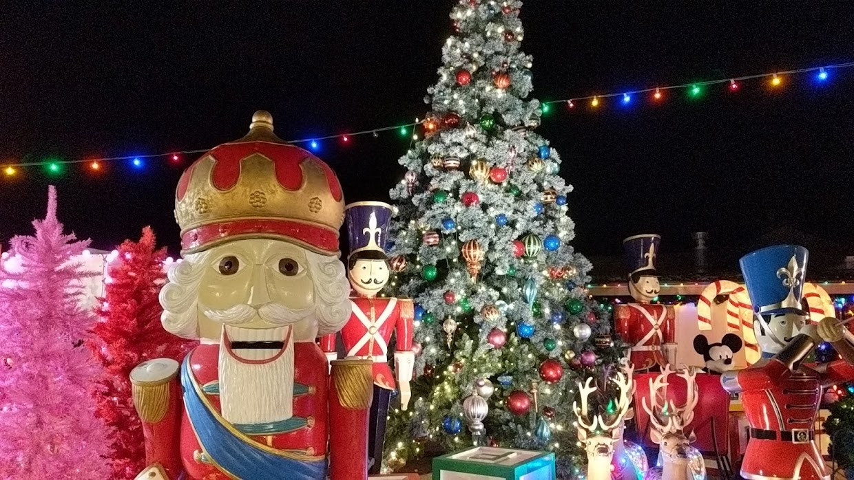 Farley's Christmas Wonderland (Map, Images and Tips) Seeker