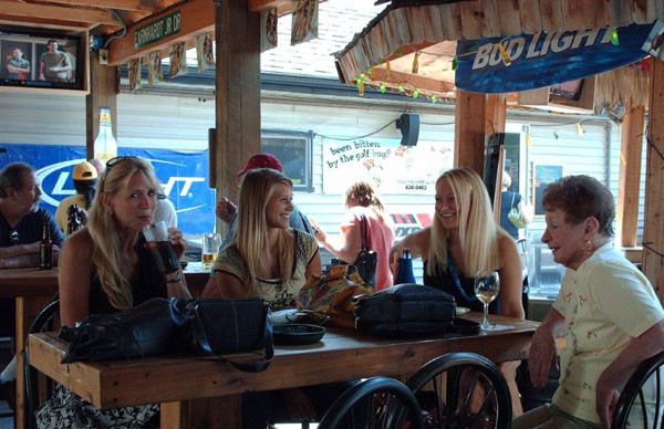 Image of Neighbors Bar & Gaming on Seeker