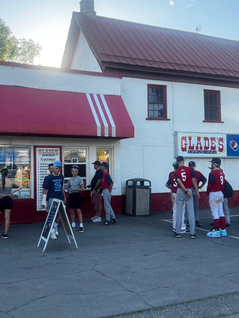 Image of Glade's Drive Inn on Seeker