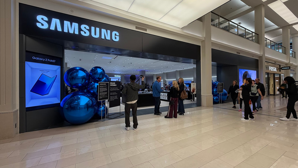 Image of Samsung Experience Store Mall of America on Seeker