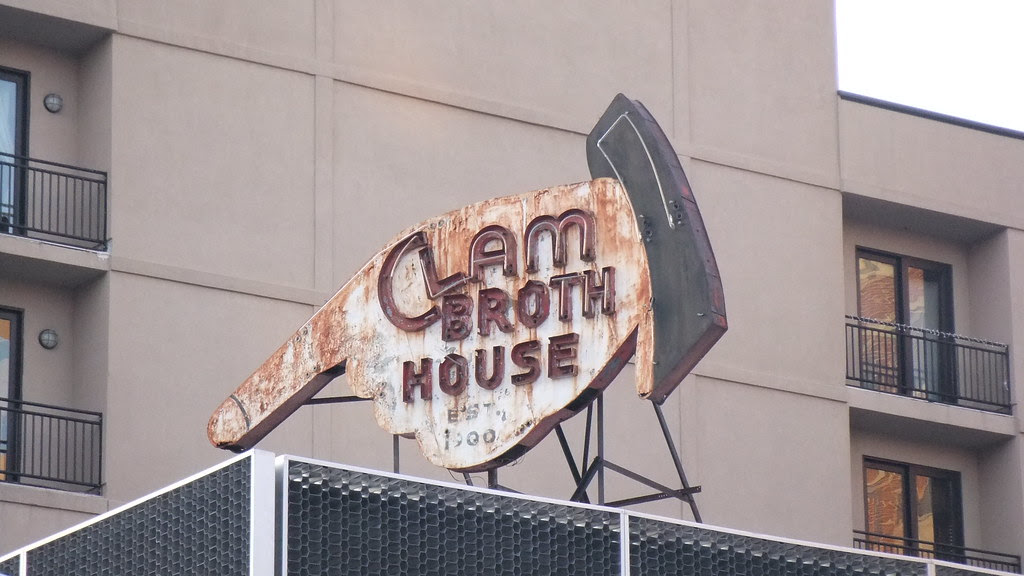 Image of Clam Broth House Sign on Seeker