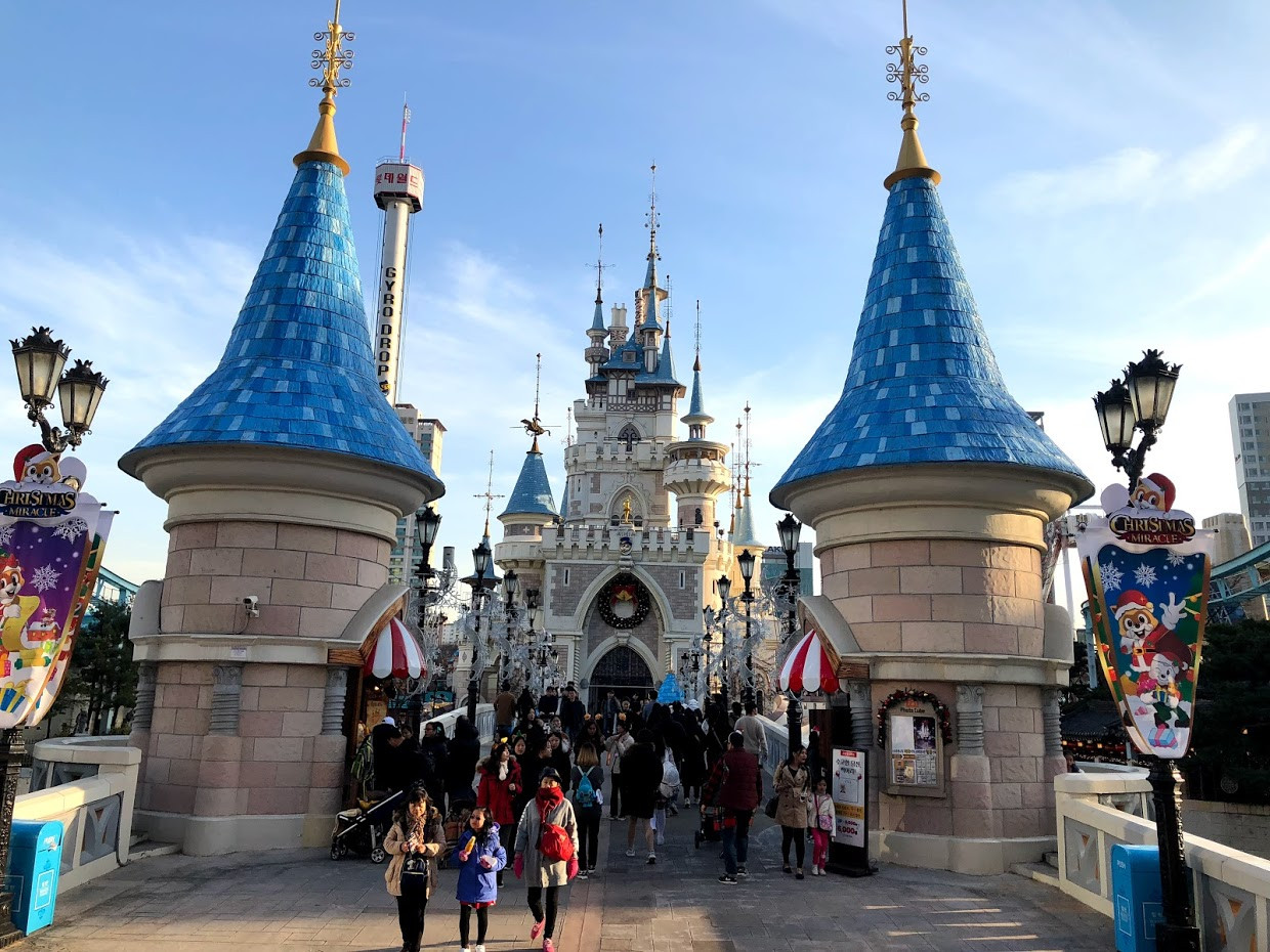 Lotte World (Map, Images and Tips) Seeker